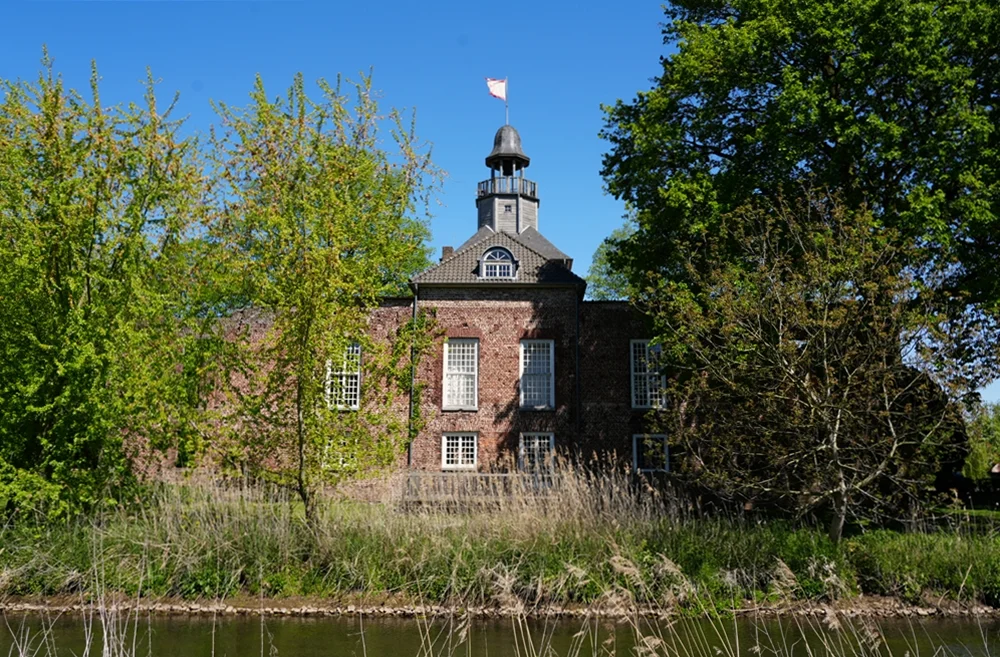 Schloss Hertefeld von hinten