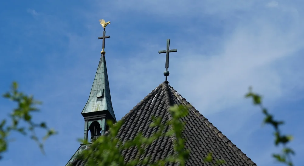 Zwei Kreuze - Pfarrkirche St. Cyriakus in Weeze