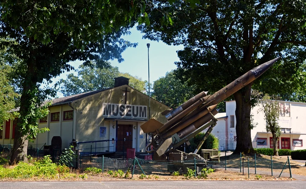 Bloodhound-Flugabwehrrakete vor dem Royal Air Force Museum Laarbruch in Weeze