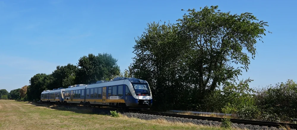 Regionalzug auf der Bahnstrecke von Weeze nach Goch