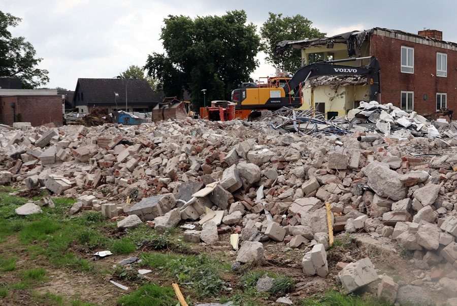 Abbruchareal der Hauptschule Weeze mit Schuttflächen