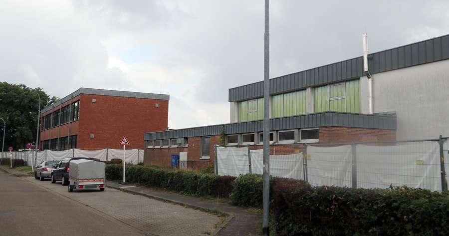 Turnhalle
              der Hauptschule Weeze – Rückseite