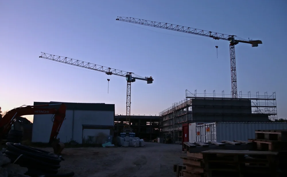 Am Abendauf der Baustelle in Weeze