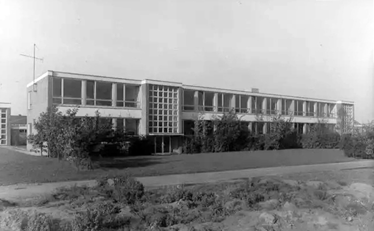 Johannes-Hauptschule Weeze
            historisches Hauptgebäude Gesamtansicht